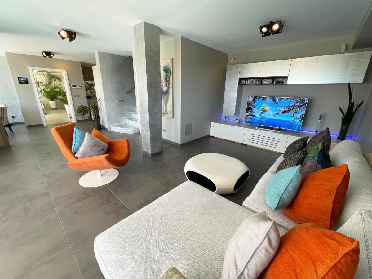 Luxury Villa Morelli With Seaview & Heated Pool ماسبالوماس المظهر الخارجي الصورة
